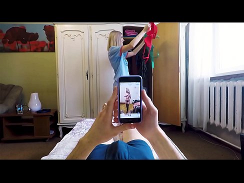 ❤️ Njerka e bëri vëllain e saj të mbaronte pak para se nëna të vinte në shtëpi ❤️ Video seksi tek ne sq.com-milf-300.ru ❤