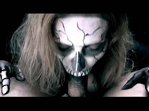 ❤️ Vajzë demonike që thith karin me gojën e saj të zezë dhe gëlltit sperma. ❤️ Video seksi tek ne sq.com-milf-300.ru ❤